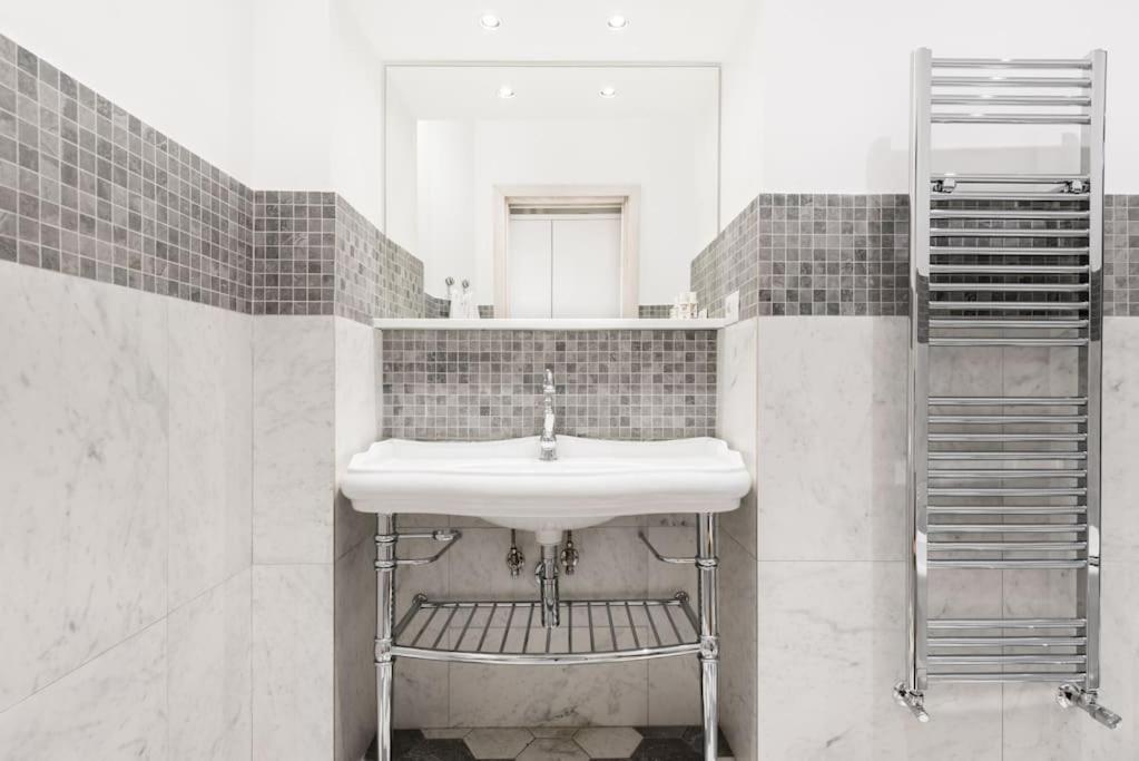 Modern Comfort, Poetic Charm Rome Exterior photo